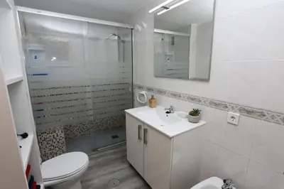 Un baño de Calle San Basilio - Patios. Aparcamiento gratis