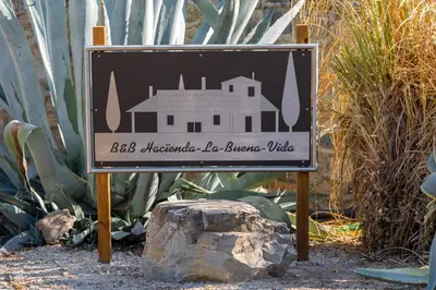 Certificado, premio, señal o documento que está expuesto en Hacienda la buena vida B&B en appartementen