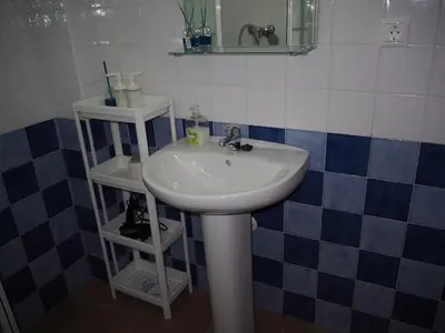 Un baño de Sendero de la Subbetica - Apartamentos Turisticos en Zuheros - Holiday Home