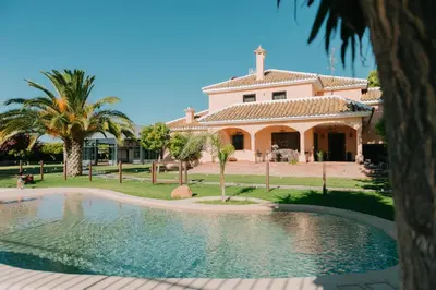 Piscina en o cerca de FINCA DOS FUENTES