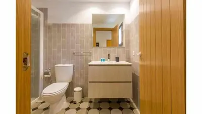 Un baño de Paredones II Casa Rural Caminito del Rey