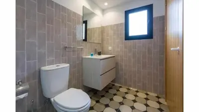 Un baño de Paredones II Casa Rural Caminito del Rey