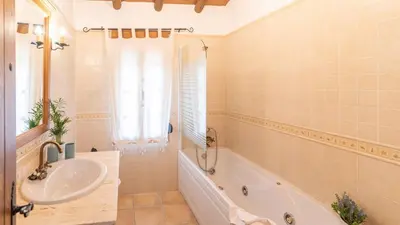 Un baño de Finca del Rio Antequera - La Higuera by Ruralidays