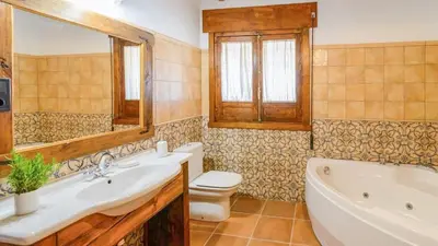 Un baño de Casa Finca del Roble Antequera - La Higuera by Ruralidays