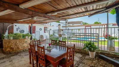 Un balcón o terraza de Cortijo Los Mellizos Penaflor by Ruralidays