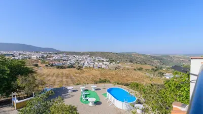 Vista general de una montaña o vista desde la villa