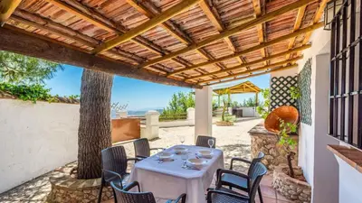 Un balcón o terraza de Villa Las Gayumbas Villanueva de la Concepcion by Ruralidays