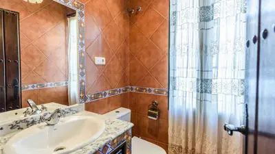 Un baño de Casa Maireno Archidona by Ruralidays