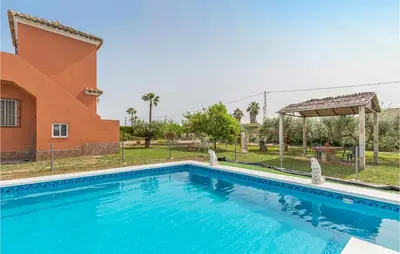 Piscina en o cerca de Beautiful Home In Arahal With Wifi