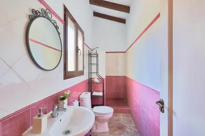 Un baño de Finca Alcaparaín con Piscina en Caminito del Rey-Carratraca