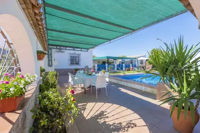Piscina en o cerca de Casa rural Entre Olivos