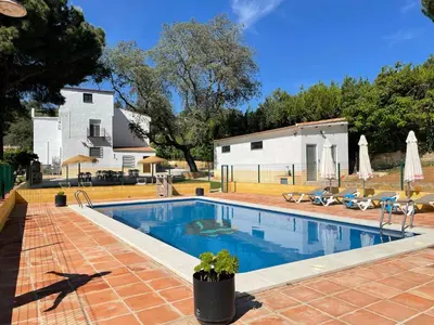 Piscina en o cerca de CASA RURAL VlLLA ALGABA