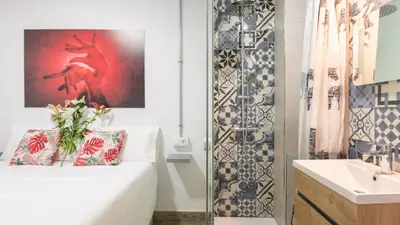 Un baño de Guesthouse Room & Studio Seville La Flamenka