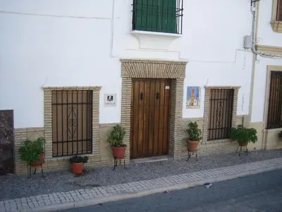 Edificio en el que se encuentra el hostal o pensión