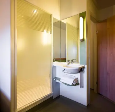 Un baño de Ibis Budget Sevilla Aeropuerto
