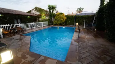 Piscina en o cerca de CASA RURAL TRES VENTAS