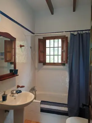 Un baño de Apartamentos Vilo, Axarquía Rural