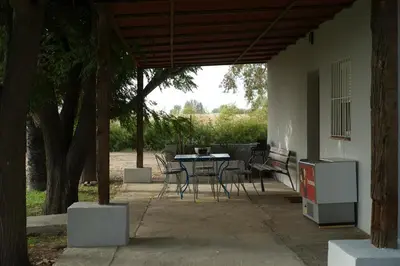 Jardín al aire libre en Preciosa y confortable casa de campo con piscina y chimenea