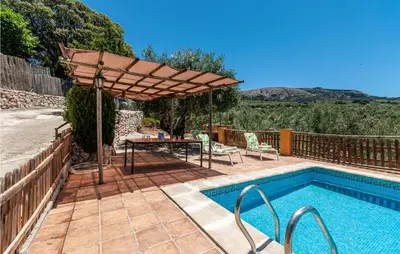 Piscina en o cerca de Stunning Home In Montefrio With Kitchen