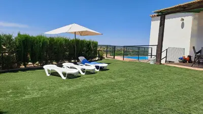Piscina en o cerca de Mirador del Sotillo