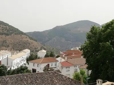 Vista general de una montaña o vista desde la casa o chalet