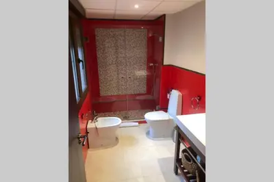 Un baño de EL ENREO JARAS -Urbanización Las Jaras Córdoba