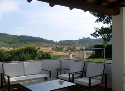Vista general de una montaña o vista desde la casa o chalet