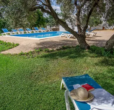 Piscina en o cerca de Cortijo Alzamigaja