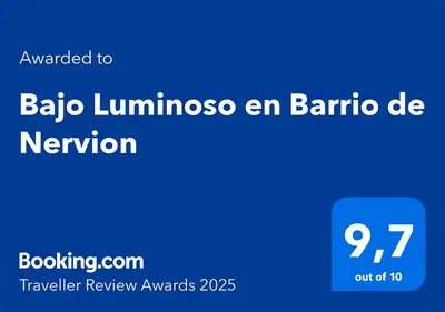 Certificado, premio, señal o documento que está expuesto en Bajo Luminoso en Barrio de Nervión