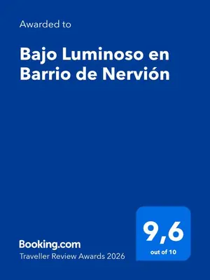 Certificado, premio, señal o documento que está expuesto en Bajo Luminoso en Barrio de Nervión