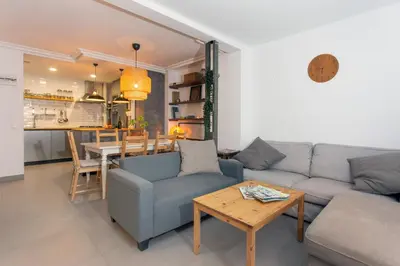 Zona de estar de Duplex Penthouse with Terrace by TheGoodTourist