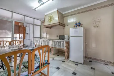 Una cocina o zona de cocina en Casa con patio María Auxiliadora