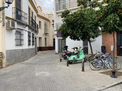 Plano de Apartment Wall Center - Aloha Sevilla