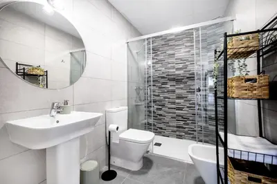 Un baño de Costasol33 Aptos 1 y 2