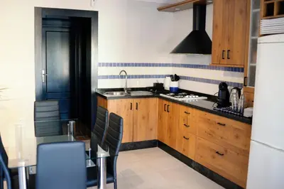 Una cocina o zona de cocina en Azul añil EL PATIO Casa rural en Alameda