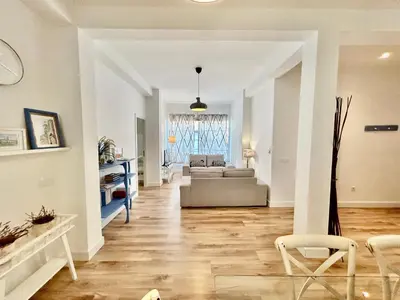Zona de estar de Acogedor apt 6pax 3Bdr 2Bth - CozyHomeSevilla5
