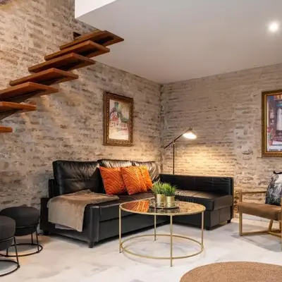 Unika Homes Hombre de Piedra