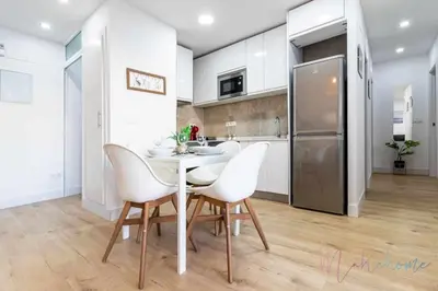 Una cocina o zona de cocina en Apartamento 2 en Estadio Sevilla, 6 plazas y metro