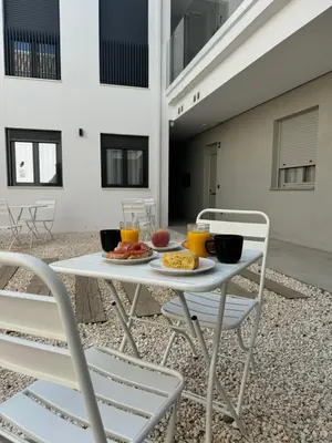 Bebidas en MEDINA HOMES PUENTE ROMANO