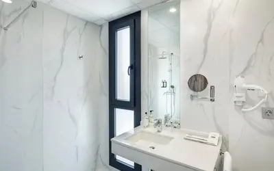 Un baño de Sercotel Córdoba Delicias
