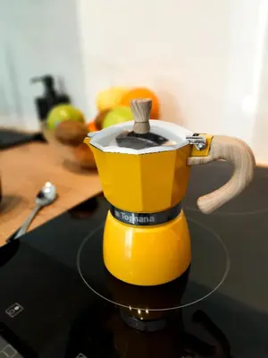 Utensilios para hacer té y café en Alameda Sunny Terrace - Lovely Center Apartments