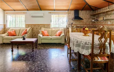 Zona de estar de Cozy Home In Doña Mencía With Wifi