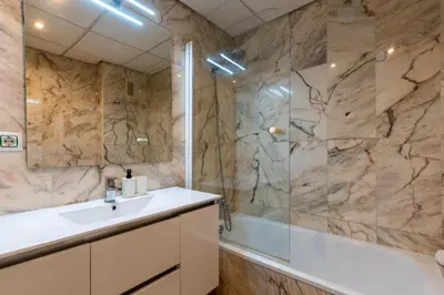 Un baño de Amador Apartamento Familiar Centro PARKING Amador de los Rios