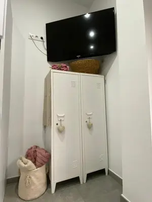 Una televisión o centro de entretenimiento en Cañete Medica Fleming