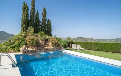Piscina en o cerca de 1 Bedroom Nice Apartment In Mondron