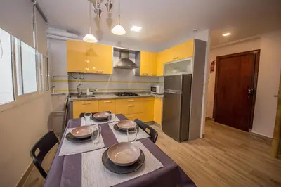 Una cocina o zona de cocina en Luminoso piso junto al Mercado de Feria