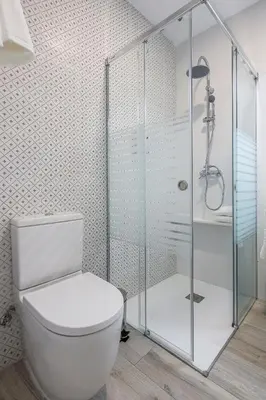 Un baño de Family suit principal encantos de Sevilla