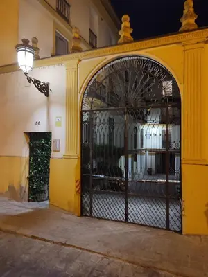 Fachada o entrada de Magno Apartments Vidrio