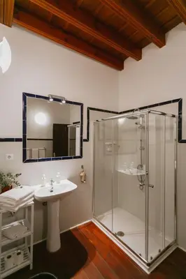 Un baño de One&lux Casa Maravillas Rooms