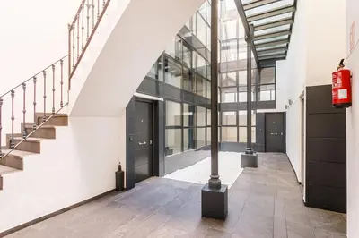 Plano de Precioso Ático de diseño, gran Terraza de 35 m2 y de 16 m2 y Garaje en pleno Centro